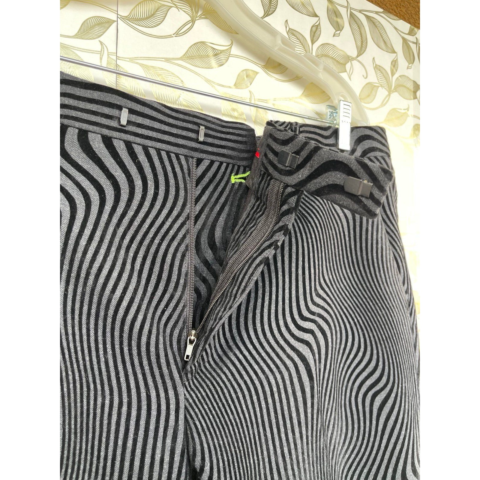 Twisted Tailor Torrance Black Velvet Swirl Dress Pants Size 38 — image 4 of 8